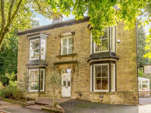 9 Bed in Buxton 57932 in Buxton, United Kingdom