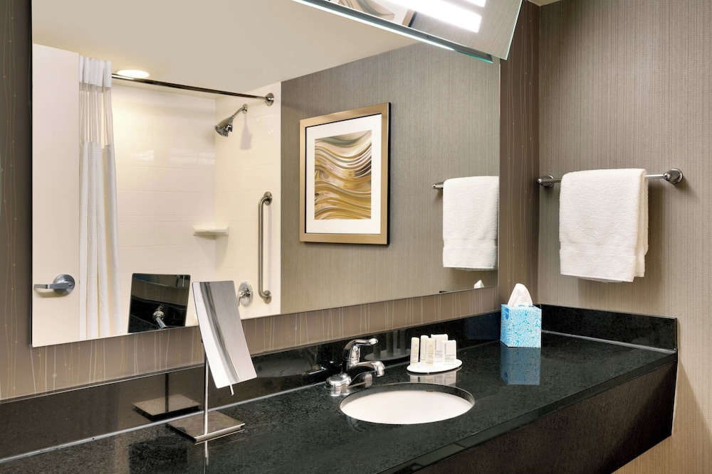 Courtyard by Marriott Charlotte Airport LoSo - photo 19