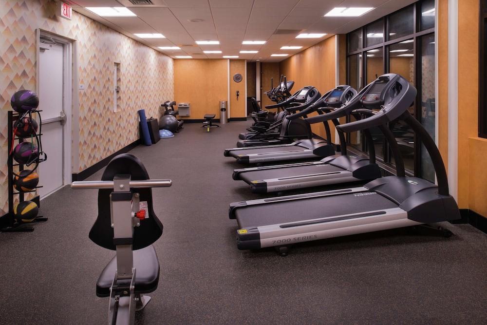 DoubleTree by Hilton Raleigh Crabtree Valley - photo 22