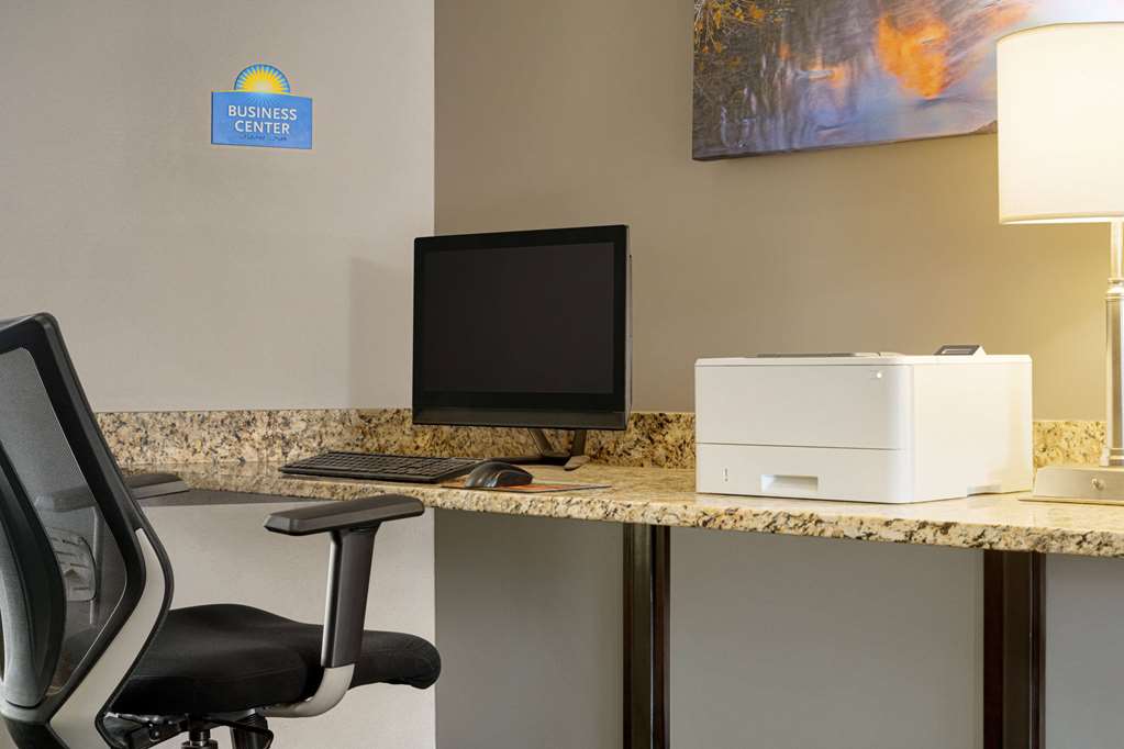 Days Inn by Wyndham Carbondale - photo 33