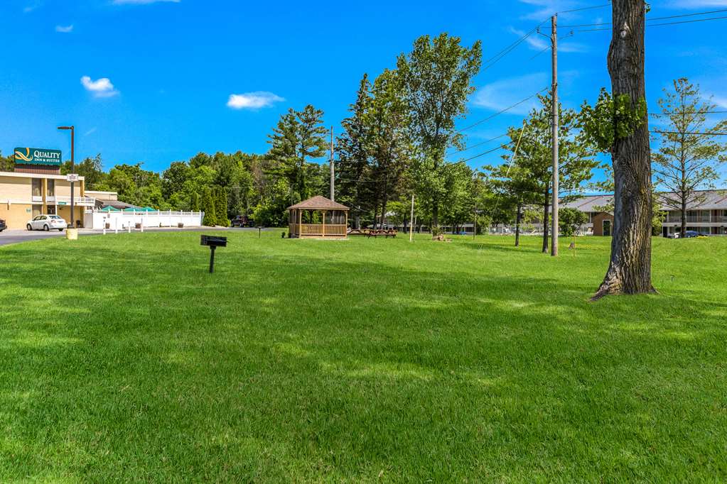 Quality Inn & Suites Plattsburgh - carbon neutral hotel in Plattsburgh