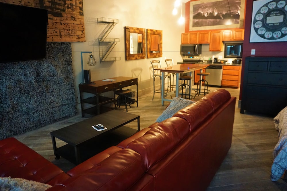 River Hills Hotel - photo 23