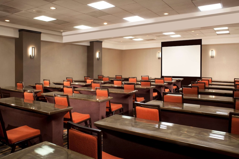 Embassy Suites by Hilton Austin Arboretum - photo 31