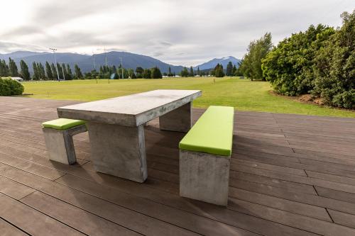 Poppa Pete's Te Anau Holiday Home — 4-Star Luxury Hotel in Te Anau, New Zealand
