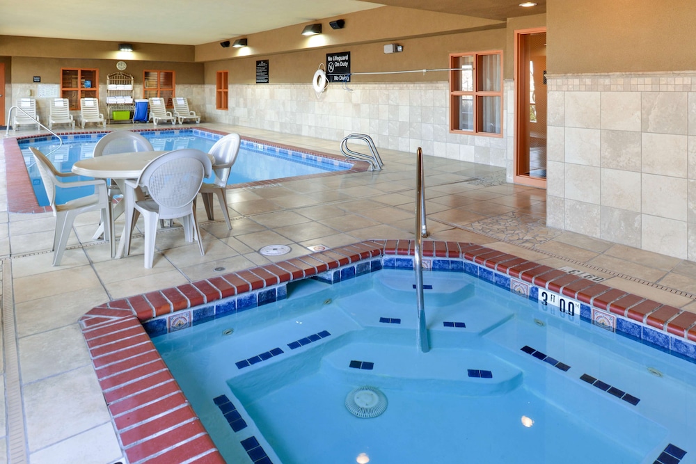 Hampton Inn & Suites Albuquerque Coors Road - photo 28