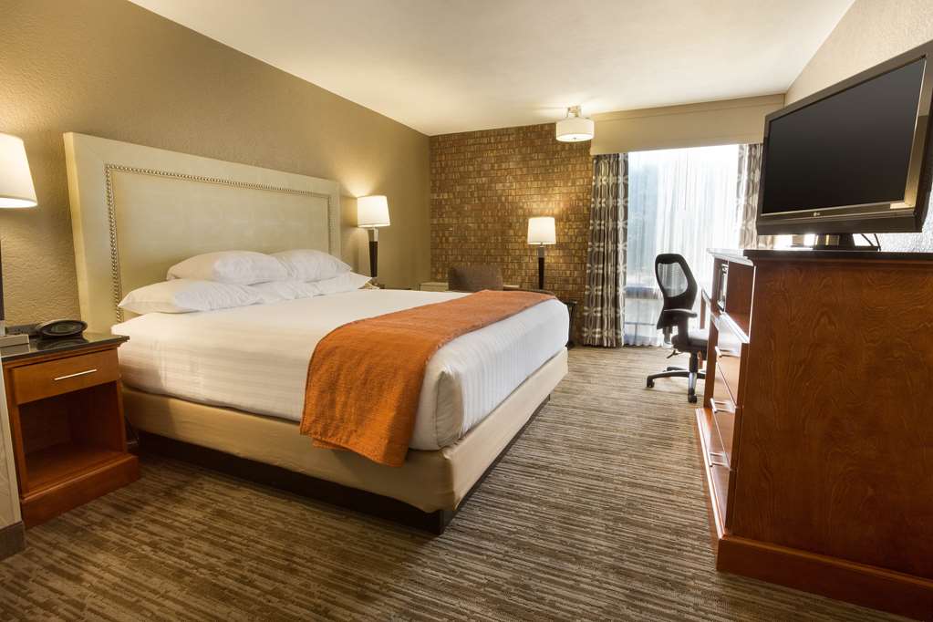 Drury Inn & Suites Austin North - photo 12