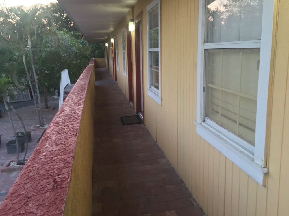 Family Inn - photo 23