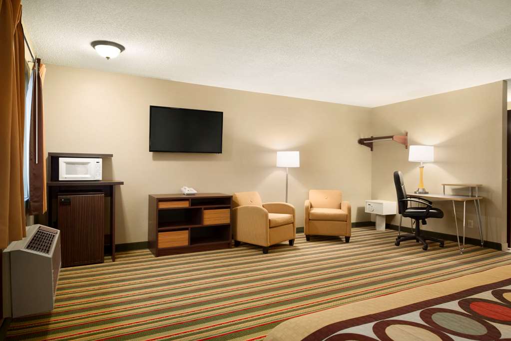 Super 8 by Wyndham Rantoul - photo 15