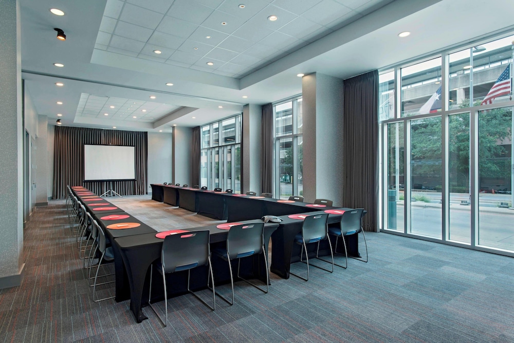 Aloft Austin at The Domain - photo 46