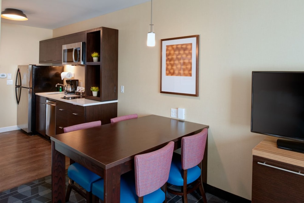 TownePlace Suites by Marriott Grand Rapids Airport - photo 10