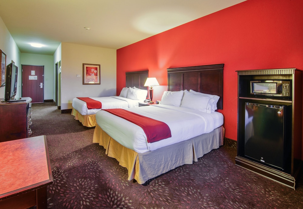 Holiday Inn Express Hotel & Suites Terrell by IHG - photo 15