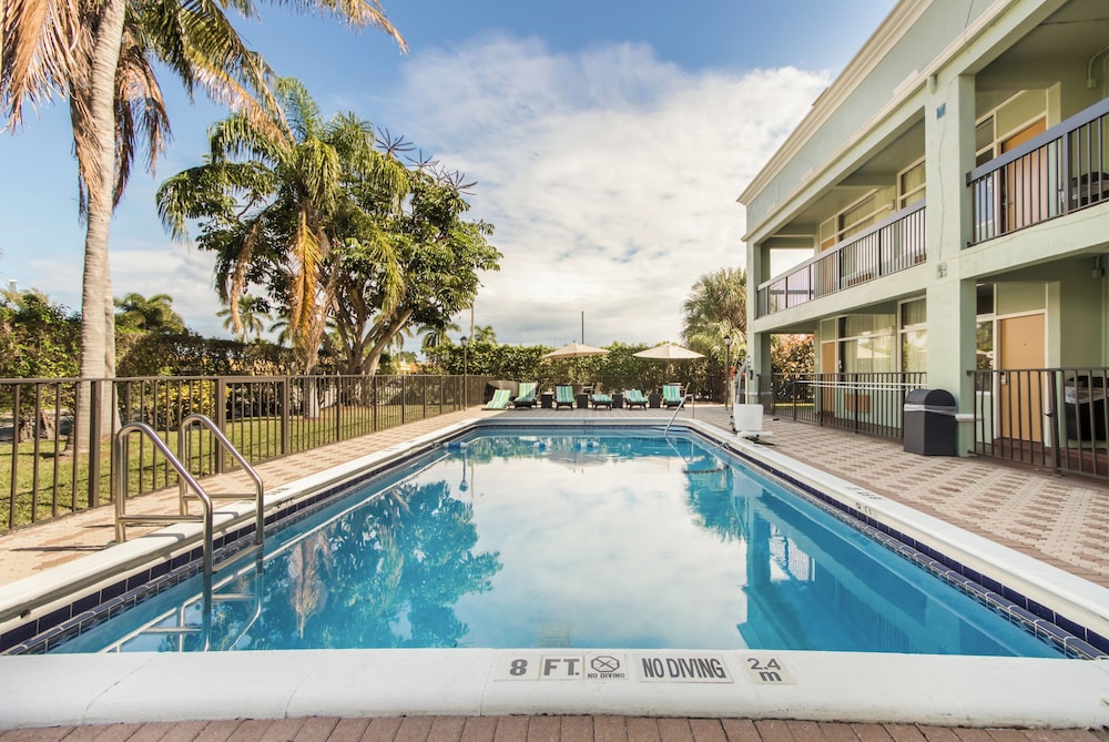 Boca By the Sea — hotel in Boca Raton