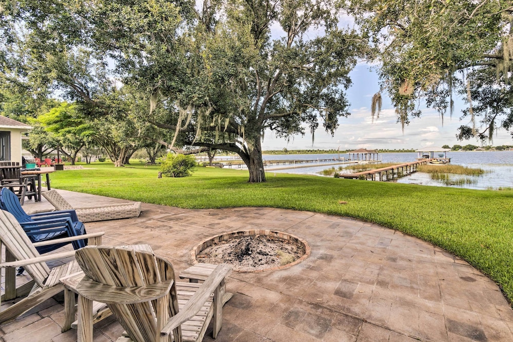 Waterfront Lake Placid Home with Dock and Fire Pit — 4-Star Luxury Hotel in Lake Placid, United States