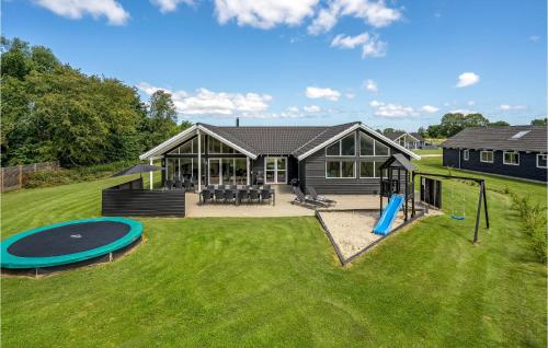 7 Bedroom Cozy Home In Sydals — 5-Star Luxury Hotel in Horuphav, Denmark