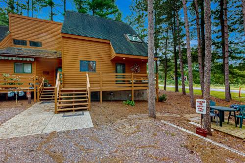 Knotty Pines in Wisconsin Dells, United States