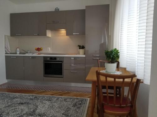 Super Central & Panoramic Leo’s Apartment — Pristina — photo 4