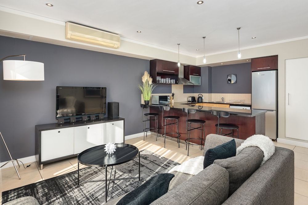 Icon 407 — 4-Star Luxury Hotel in Cape Town, South Africa