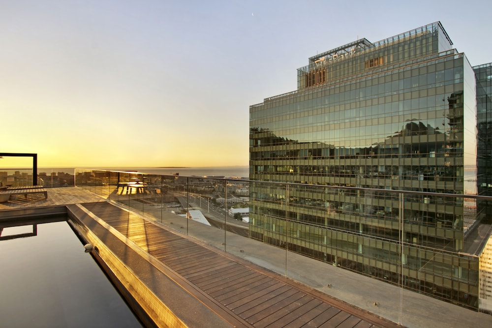 16 On Bree Unit 2810 — 4-Star Luxury Hotel in Cape Town, South Africa