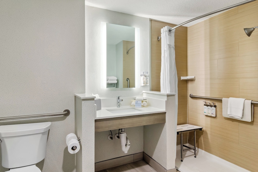 Holiday Inn Express & Suites Jacksonville SE Med Ctr Area by IHG - photo 31
