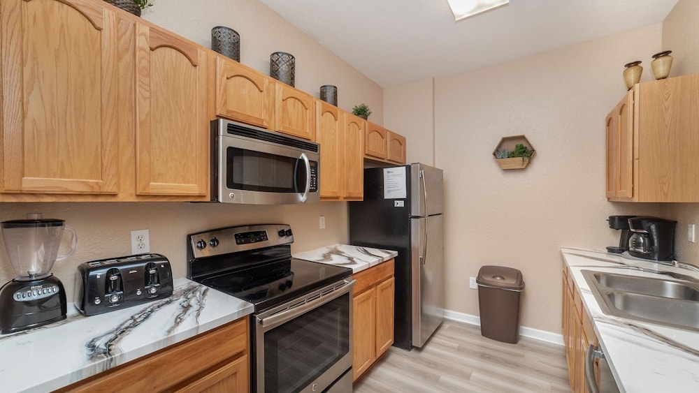 2821 Almaton Loop Unit 204 - photo 7