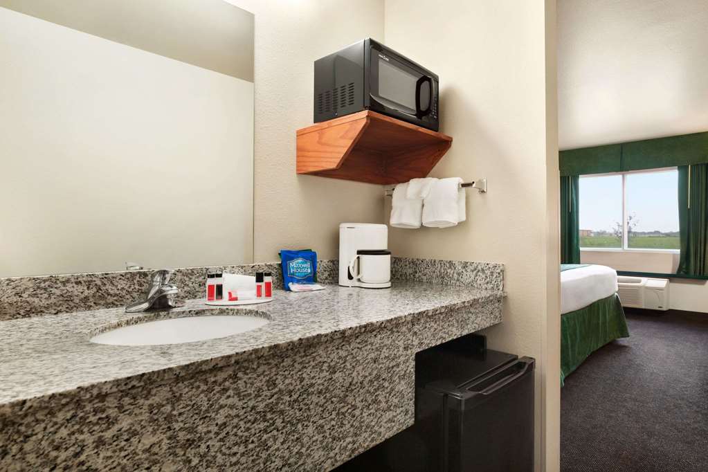 Baymont by Wyndham Fremont - photo 26