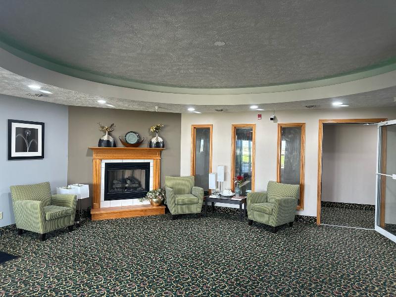 Burgundy Inn & Suites - photo 13