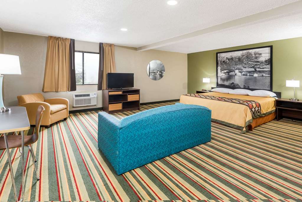 Super 8 by Wyndham Bloomington Normal - photo 12