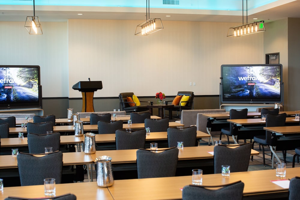 Hotel Indigo Everett Waterfront Place by IHG - photo 42