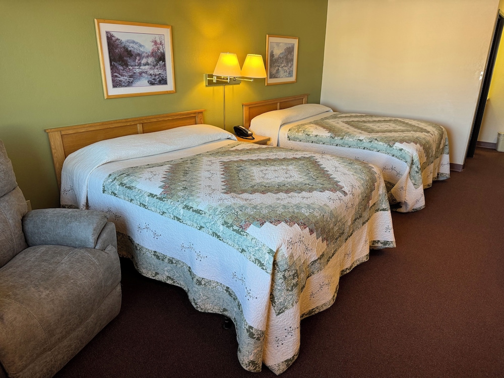 Chicaugon Lake Inn - photo 16