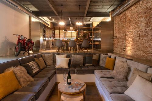 Petit Luxe Loft — 4-Star Luxury Hotel in Terrassa, Spain