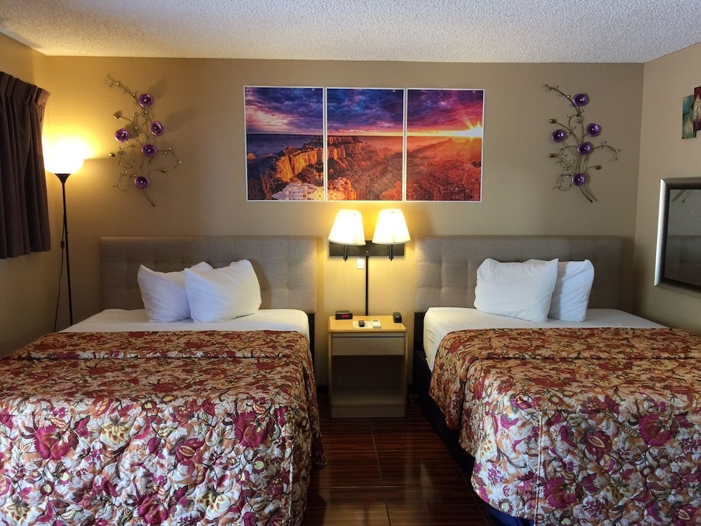 La Siesta Motel & RV Resort - photo 6