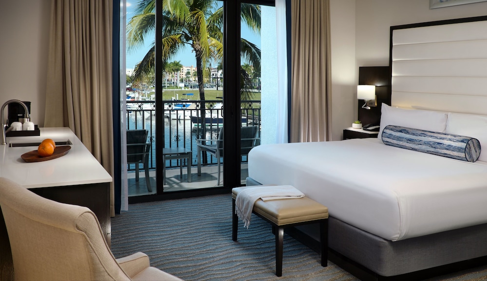 Naples Bay Resort & Marina - photo 4