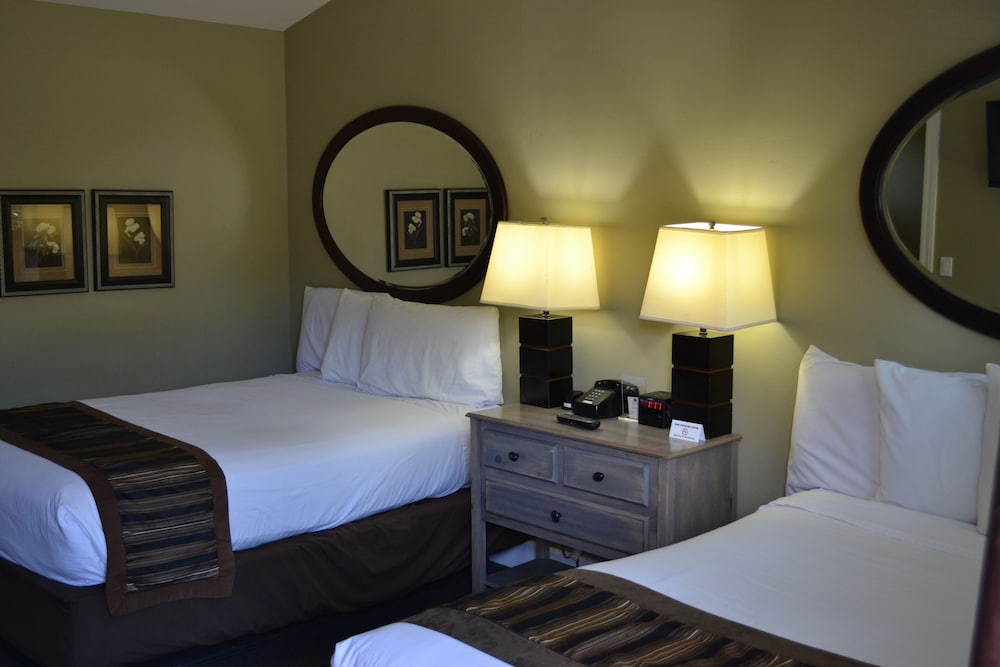 Monterey Peninsula Inn - photo 14