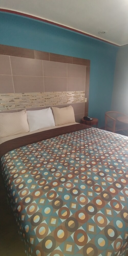Travel Eagle Inn Motel - photo 3