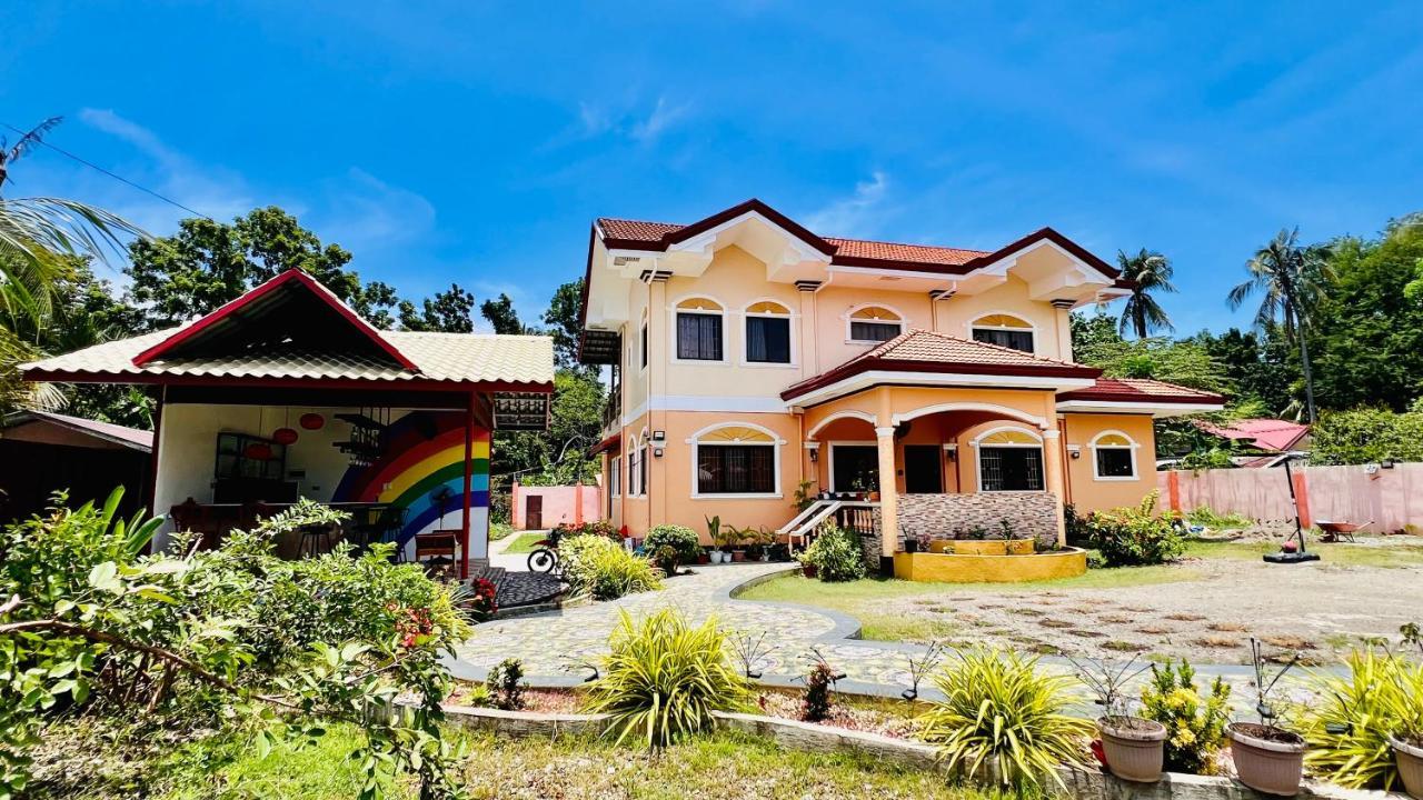 Château La Princesa 1 Family Room with private entrace balcony & kitchen — 4-Star Luxury Hotel in San Jose, Philippines
