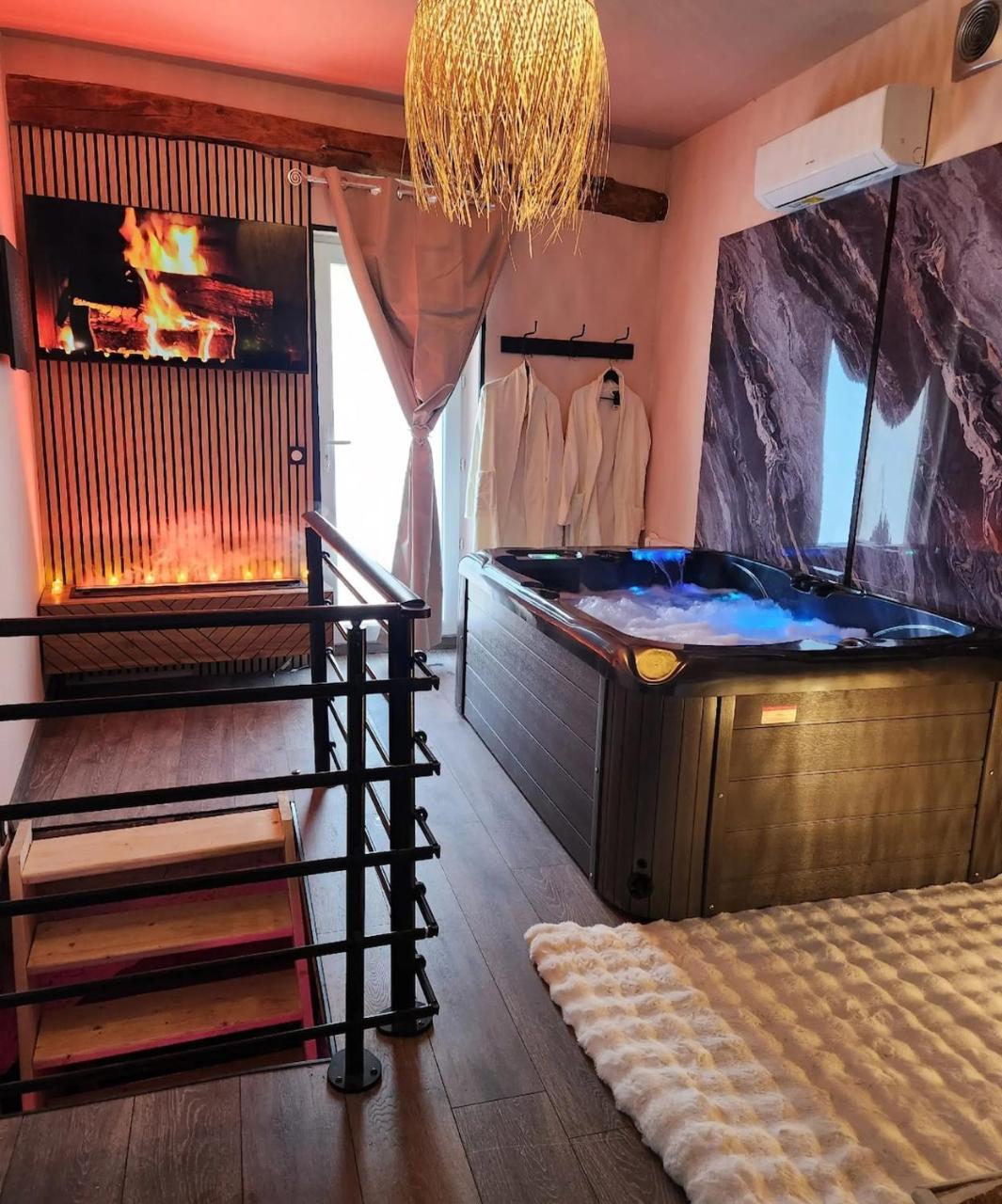 Loveroom Romantique la Mure — La Mure — photo 4