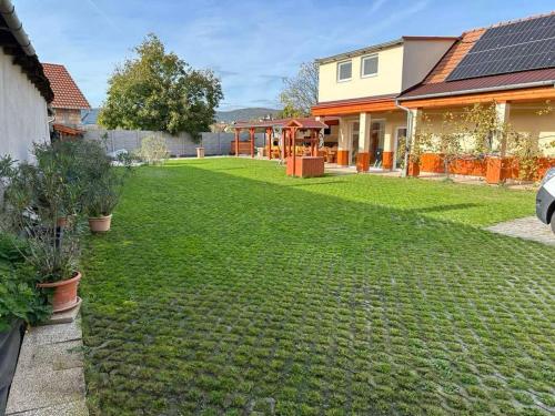 Tündérrózsa Vendégház Pásztó — 4-Star Luxury Hotel in Paszto, Hungary