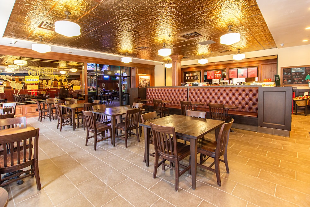Hampton Inn Deadwood at Tin Lizzie Gaming Resort - photo 66