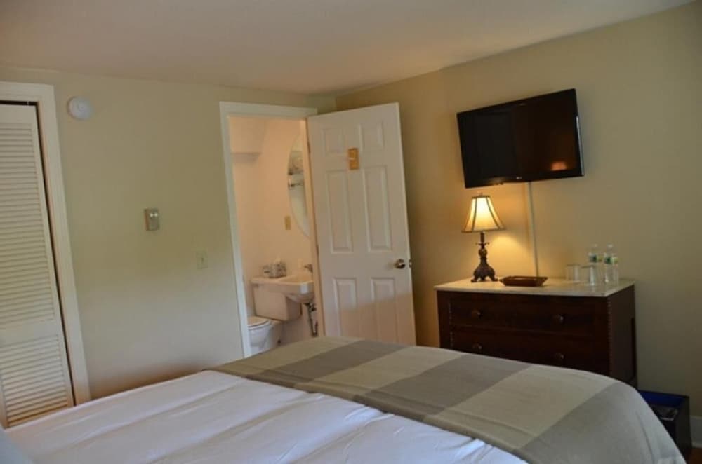 Inn on Shore Road - photo 3