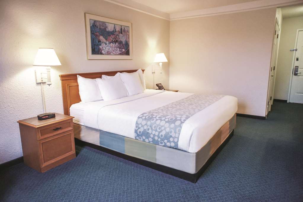 La Quinta Inn by Wyndham Moline Airport - photo 10