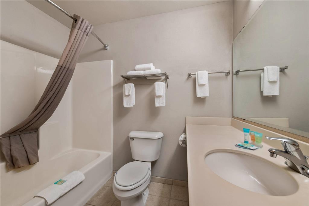 Rodeway Inn & Suites Tomahawk - photo 23