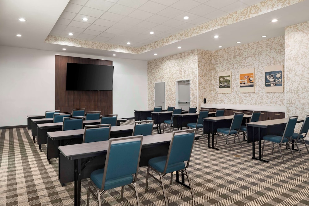 Hampton Inn & Suites by Hilton Amarillo West - photo 37