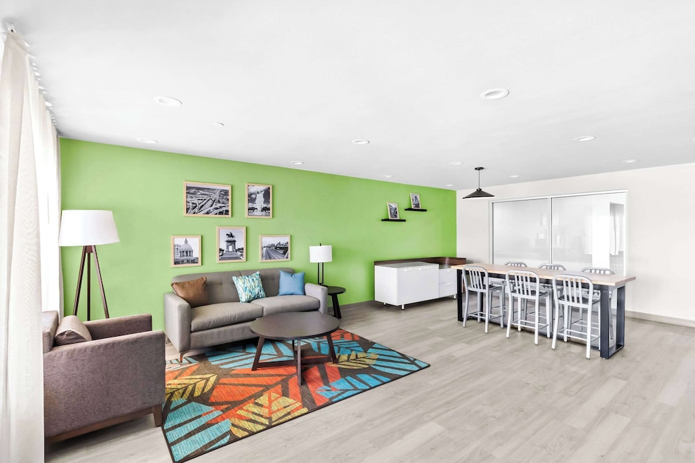 WoodSpring Suites South Houston Hobby - photo 4