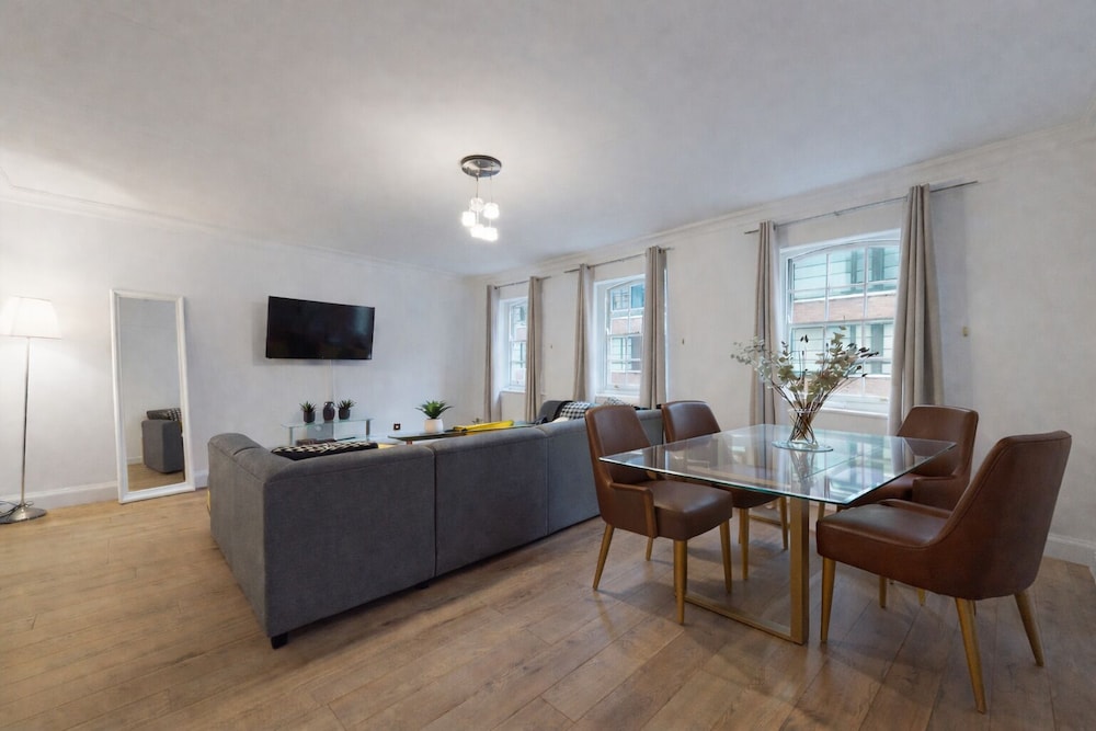 Park Lane Apartments Clarges St — 4-Star Luxury Hotel in London, United Kingdom