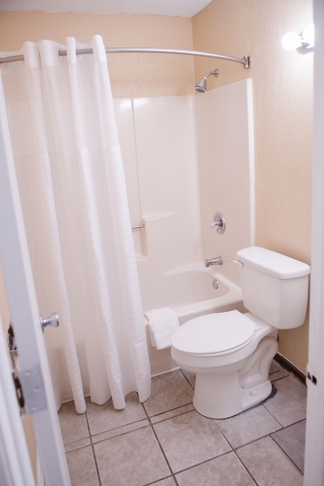 Grand View Plaza Inn & Suites - photo 76
