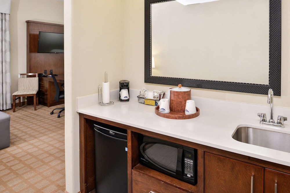 Hampton Inn & Suites Hutto Austin - photo 21
