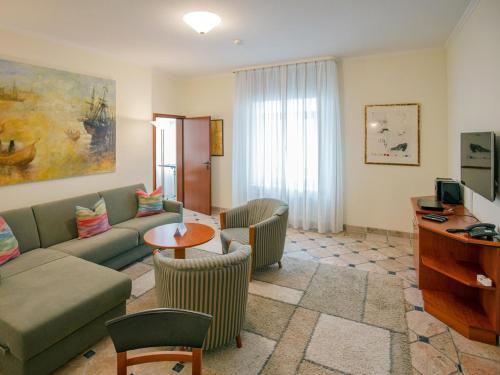 Strandvillen Binz Ferienwohnung mit Meerblick und 1 Schlafzimmer SV 705 — 4-Star Luxury Hotel in Ostseebad Binz, Germany