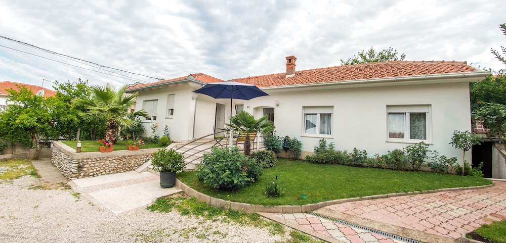 Apartments Tulipan with free private parking garage — 4-Star Luxury Hotel in Mostar, Bosnia and Herzegovina