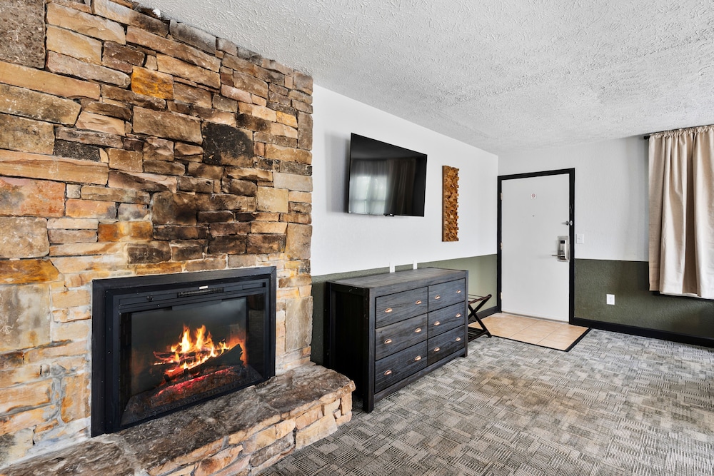 Tremont Lodge & Resort - photo 87