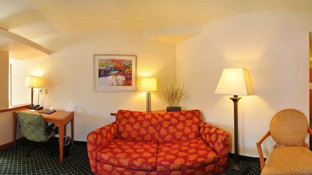 Fairfield Inn & Suites Marianna - photo 21